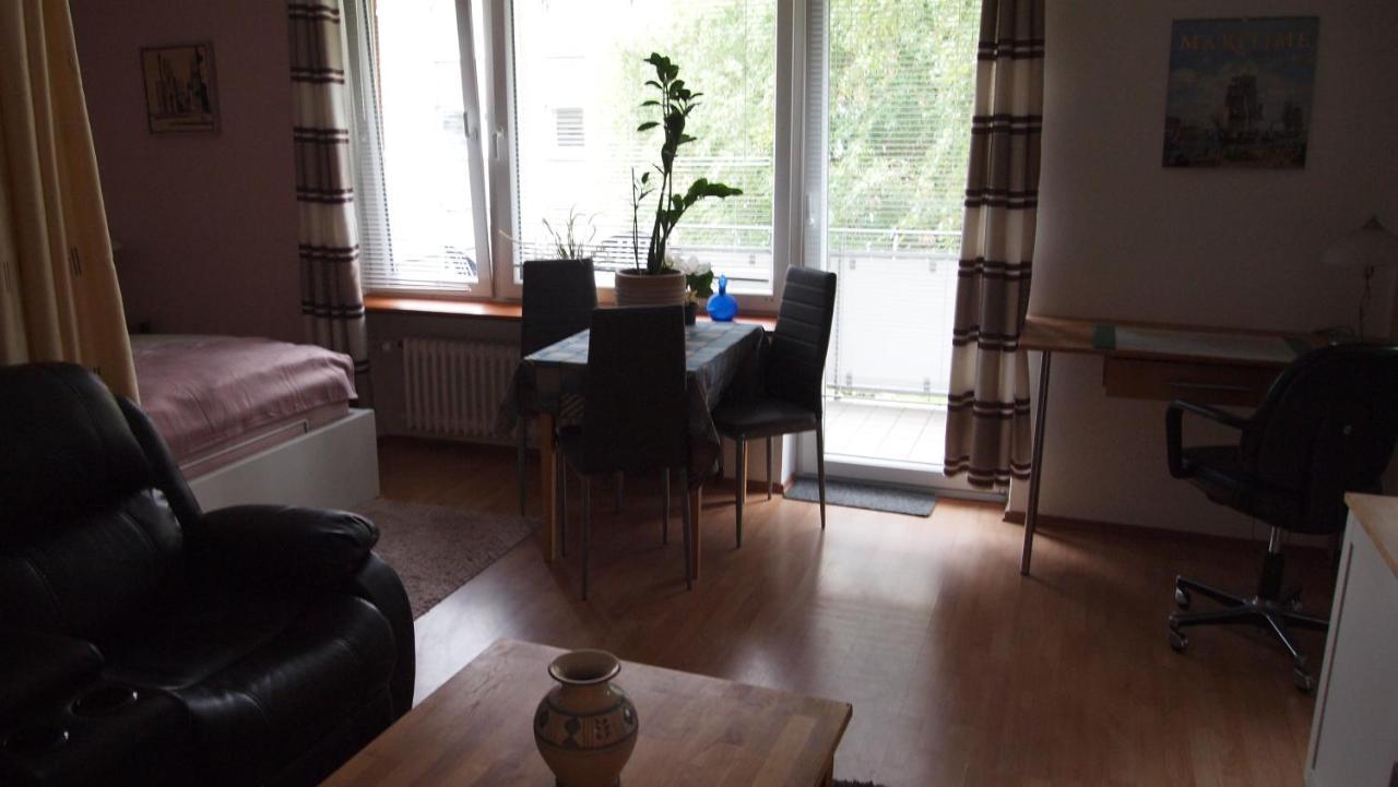 Zentral Gelegene Ferienwohnung Lübeck Extérieur photo